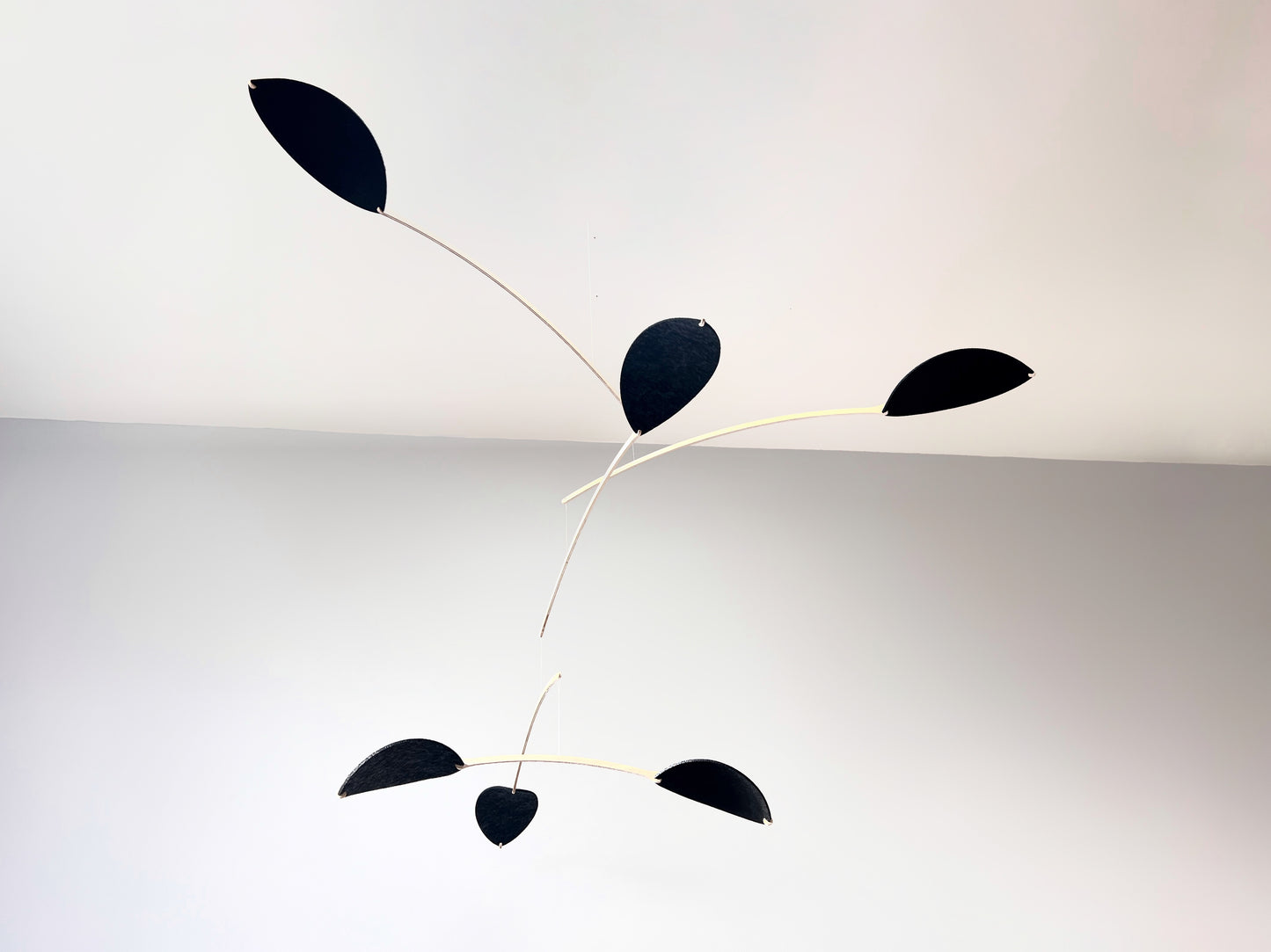 black Large Kinetic Mobile Sculpture. Adult & Baby Mobile, XL Calder Hanging Mobile, Giant Mid Century Modern Art, Scandi Nursery Ceiling Feature, nursery mobile, modern art mobile, large hanging art mobile large leaf mobile art, hanging sculpture
