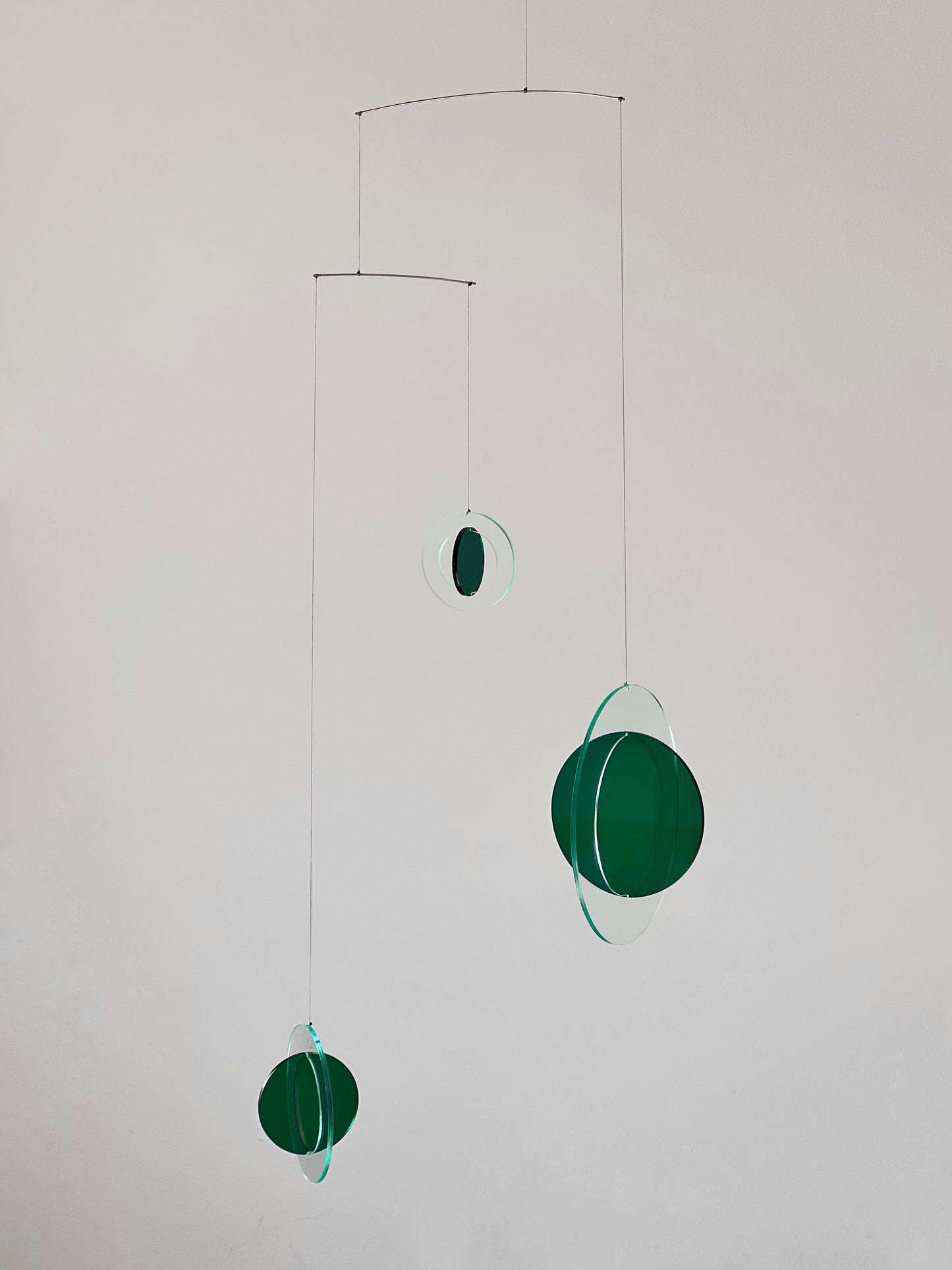 Mid-Century Modern Kinetic Mobile Sculpture. Hanging Mobile for Adults, Contemporary Home or Office Decor. Unique Acrylic Art - Sol Mobile
Add a dynamic touch to your space with this retro kinetic mobile, a stunning mid-century modern hanging acrylic sculpture perfect for contemporary home decor or office decor. Inspired by Calder mobile art, this modern kinetic mobile brings fluid movement and artistic elegance to any room. Ideal for minimalist statement pieces, this mobile enhances living rooms, offices