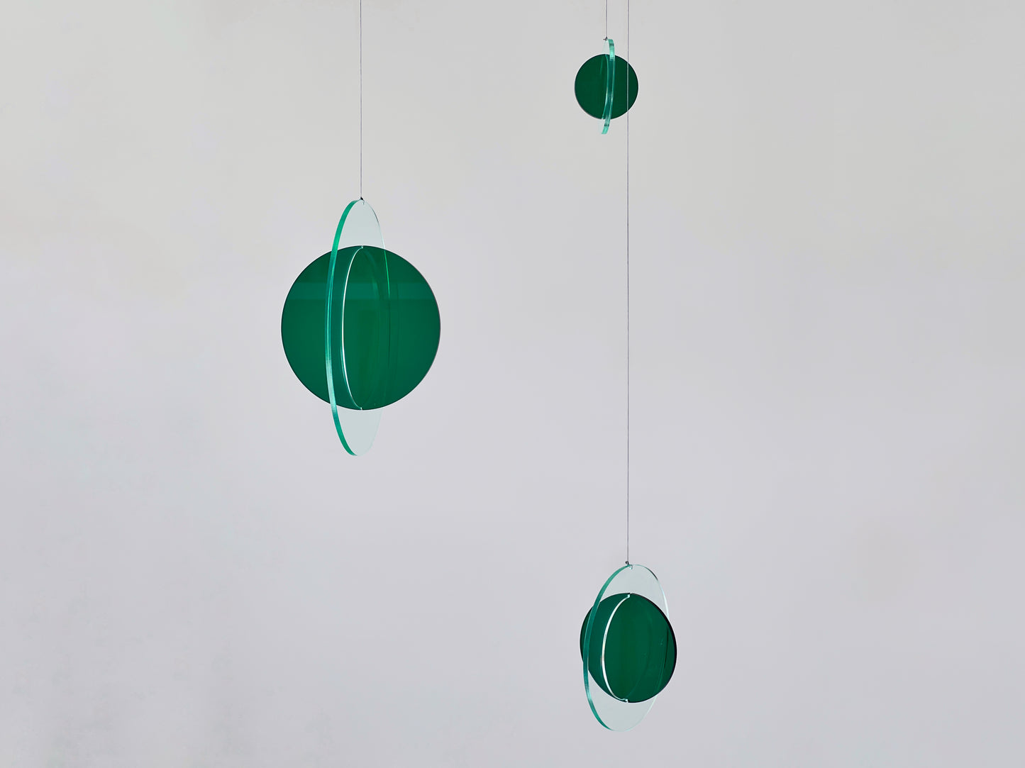 Mid-Century Modern Kinetic Mobile Sculpture. Hanging Mobile for Adults, Contemporary Home or Office Decor. Unique Acrylic Art - Sol Mobile
Add a dynamic touch to your space with this retro kinetic mobile, a stunning mid-century modern hanging acrylic sculpture perfect for contemporary home decor or office decor. Inspired by Calder mobile art, this modern kinetic mobile brings fluid movement and artistic elegance to any room. Ideal for minimalist statement pieces, this mobile enhances living rooms, offices