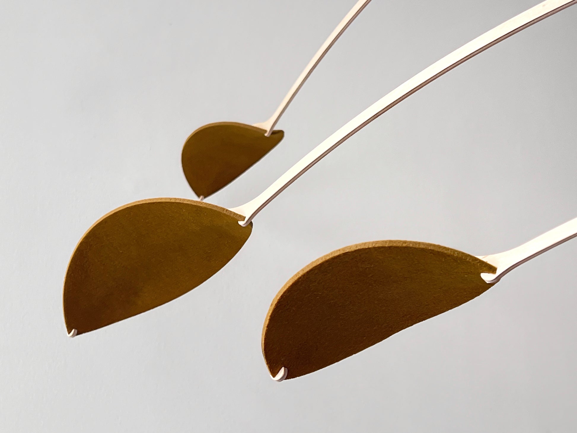 Large Kinetic Mobile Sculpture. Adult & Baby Mobile, Gold mobile, brass mobile XL Calder Hanging Mobile, Giant Mid Century Modern Art, Scandi Nursery Ceiling Feature, nursery mobile, modern art mobile, super size hanging art mobile, large leaf,