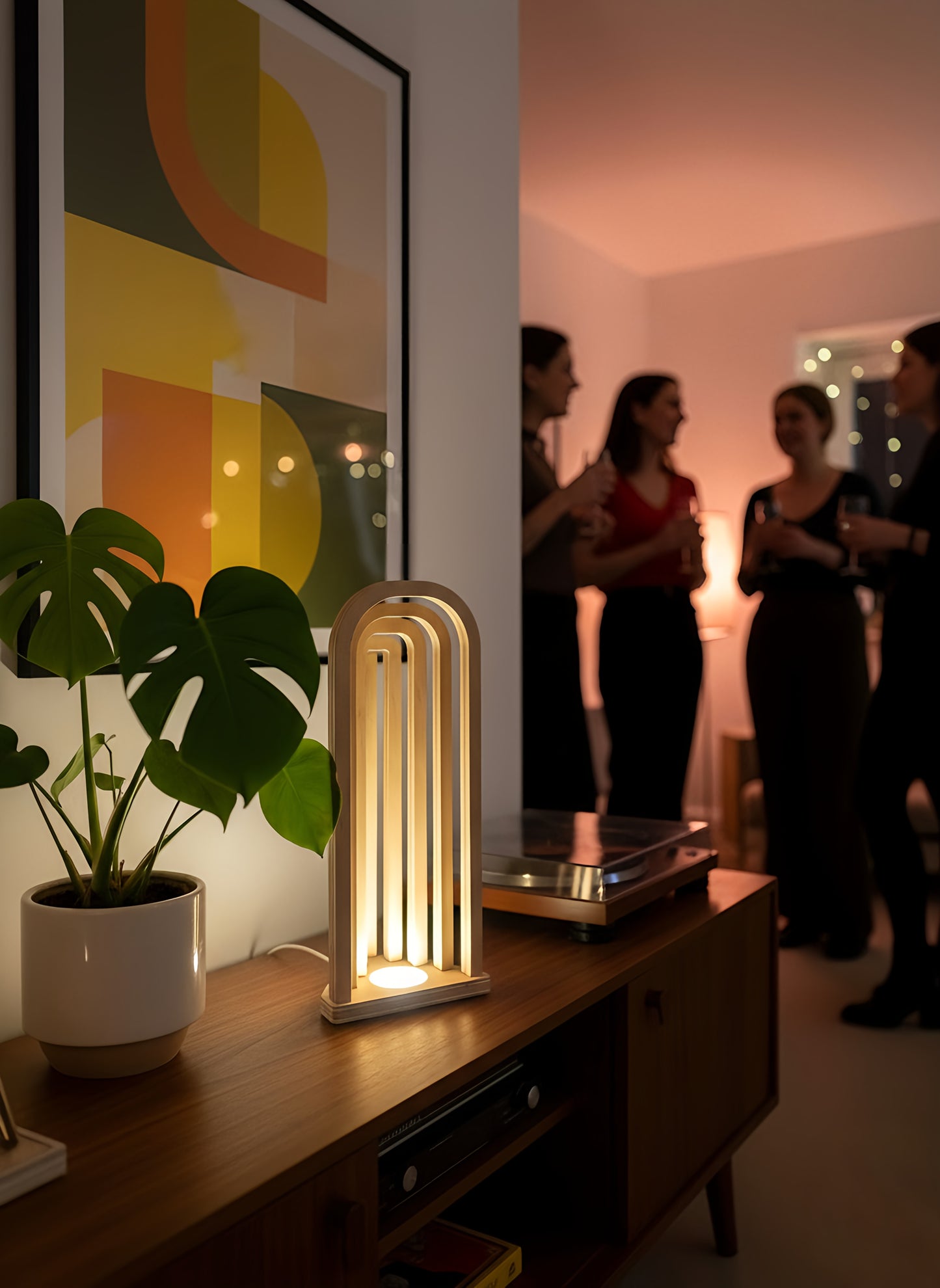 This is more than just a beautiful wooden table lamp; it's a fully customizable lighting solution:

Tri-Colour Temperature: Easily select your preferred light mode:

Warm Light: Creates a cozy, hygge atmosphere for relaxation and mood lighting.

Natural Light: Perfect task lighting for reading or working at your desk.

Cool Light: A bright, crisp light for a modern look.

Seamless Dimmability: Adjust the LED brightness precisely to suit any time of day or social setting.

USB Powered Convenience: The low-vo