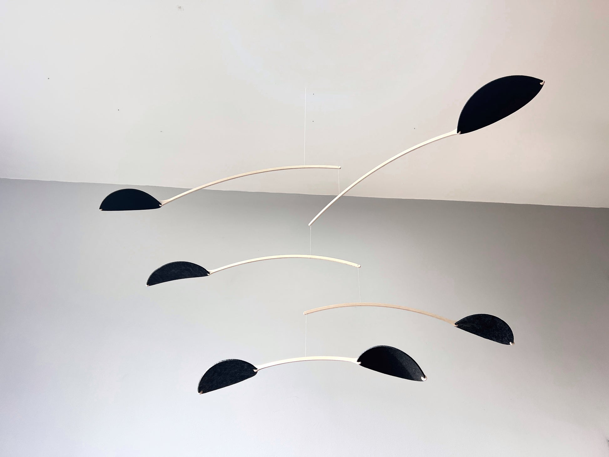 black Large Kinetic Mobile Sculpture. Adult & Baby Mobile, XL Calder Hanging Mobile, Giant Mid Century Modern Art, Scandi Nursery Ceiling Feature, nursery mobile, modern art mobile, large hanging art mobile large leaf mobile art, hanging sculpture