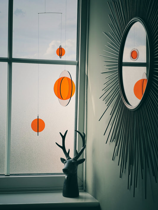 Mid-Century Modern Kinetic Mobile Sculpture. Hanging Mobile for Adults, Contemporary Home or Office Decor. Unique Acrylic Art - Sol Mobile
Add a dynamic touch to your space with this retro kinetic mobile, a stunning mid-century modern hanging acrylic sculpture perfect for contemporary home decor or office decor. Inspired by Calder mobile art, this modern kinetic mobile brings fluid movement and artistic elegance to any room. Ideal for minimalist statement pieces, this mobile enhances living rooms, offices